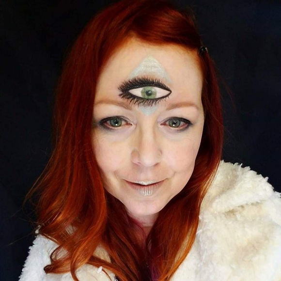 Meet your Posher, Melissa - Picture 3 of 5